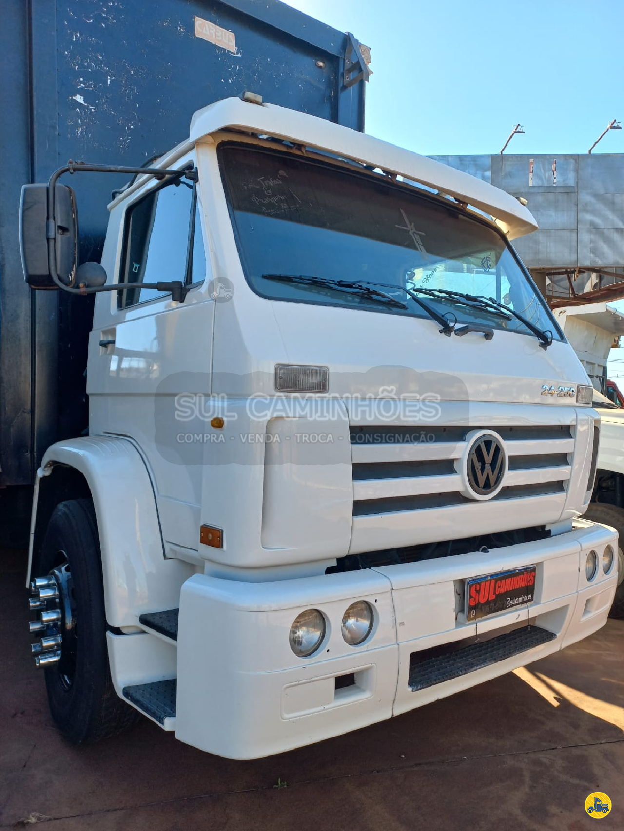 CAMINHAO VOLKSWAGEN VW 24250 Baú Sider Truck 6x2 Sul Caminhões MARINGA PARANÁ PR
